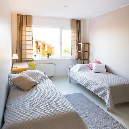 Tamme Flint Apartment